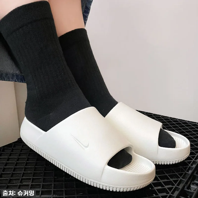 이슈템 등극! 나이키 캄 슬라이드 오 관련 이미지 3