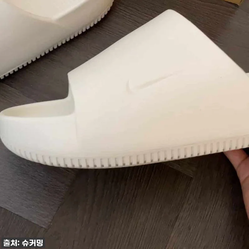 이슈템 등극! 나이키 캄 슬라이드 오 관련 이미지 10