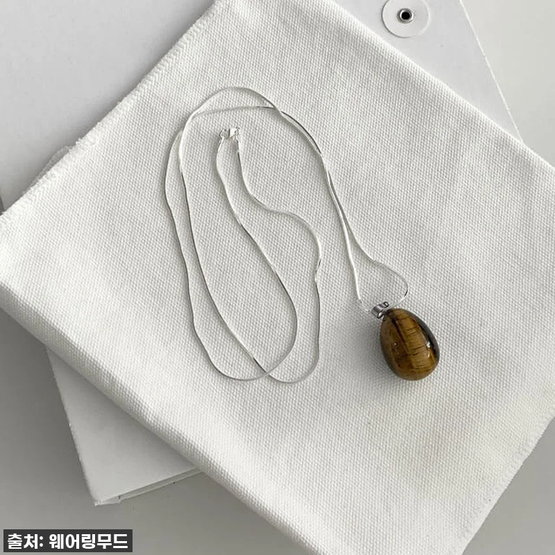 이슈템 득템! 호마이카 드롭 네크리스, 롱목걸이 하나로 가을 데일리룩 종결! 🍂✨ (feat. 가방 키링 꿀팁)