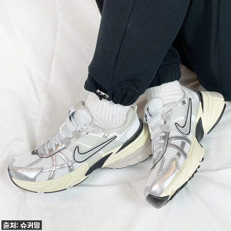 이슈템 떴다! 찐후기) 나이키 V2K 관련 이미지 2