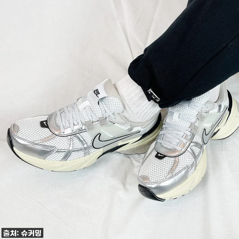 이슈템 떴다! 찐후기) 나이키 V2K 관련 이미지 3