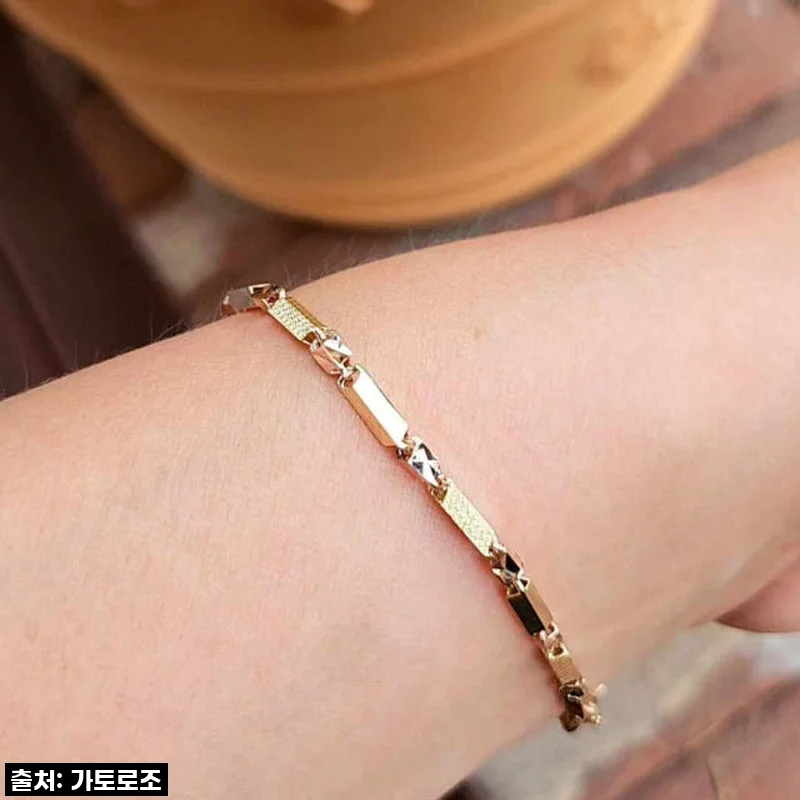 ✨이건 무조건 사야 해! 14K 옐로우골드 콤비 컷팅 체인 팔찌, 직접 경험해본 리얼 후기!✨