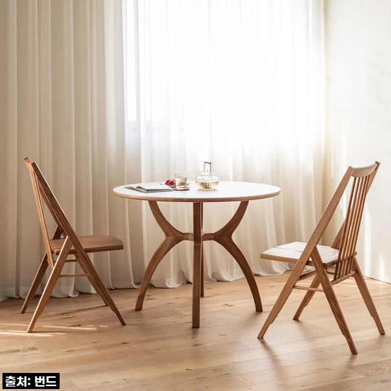 찐내돈내산! 집 분위기가 확 바뀐 번드 카린 원형 테이블 오크 900 사용 후기!