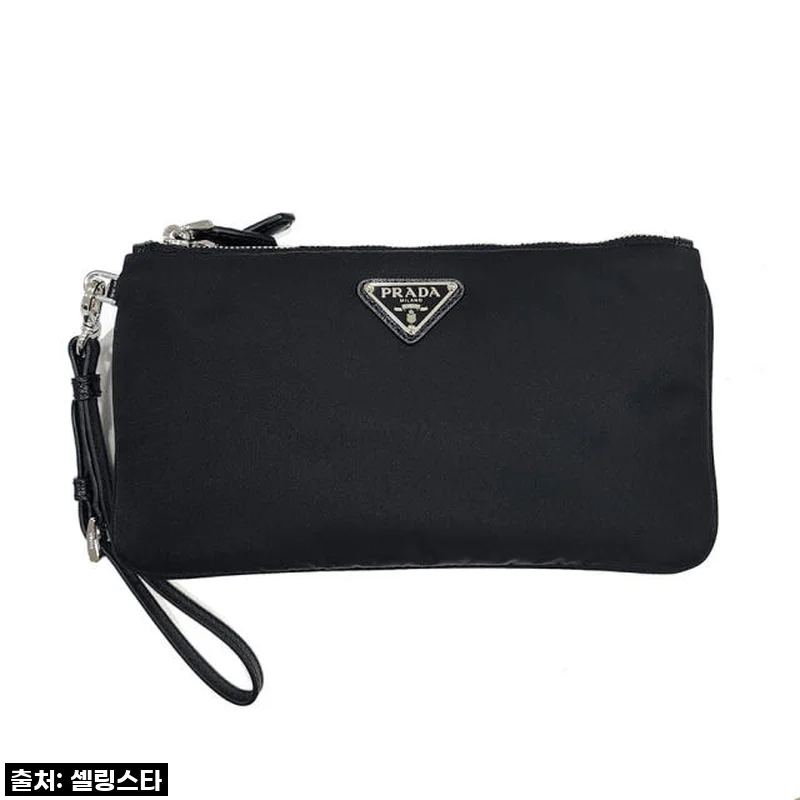 요즘 핫한 프라다 삼각로고 클러치백, 25% 할인으로 득템한 찐 솔직 후기!