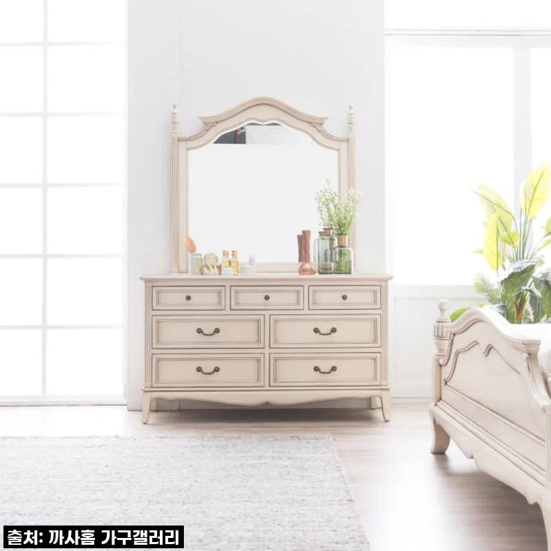 ✨품절 대란 예고! 까사홈 샤넬르 아이보리 엔틱 화장대, 지금 바로 득템하세요!✨