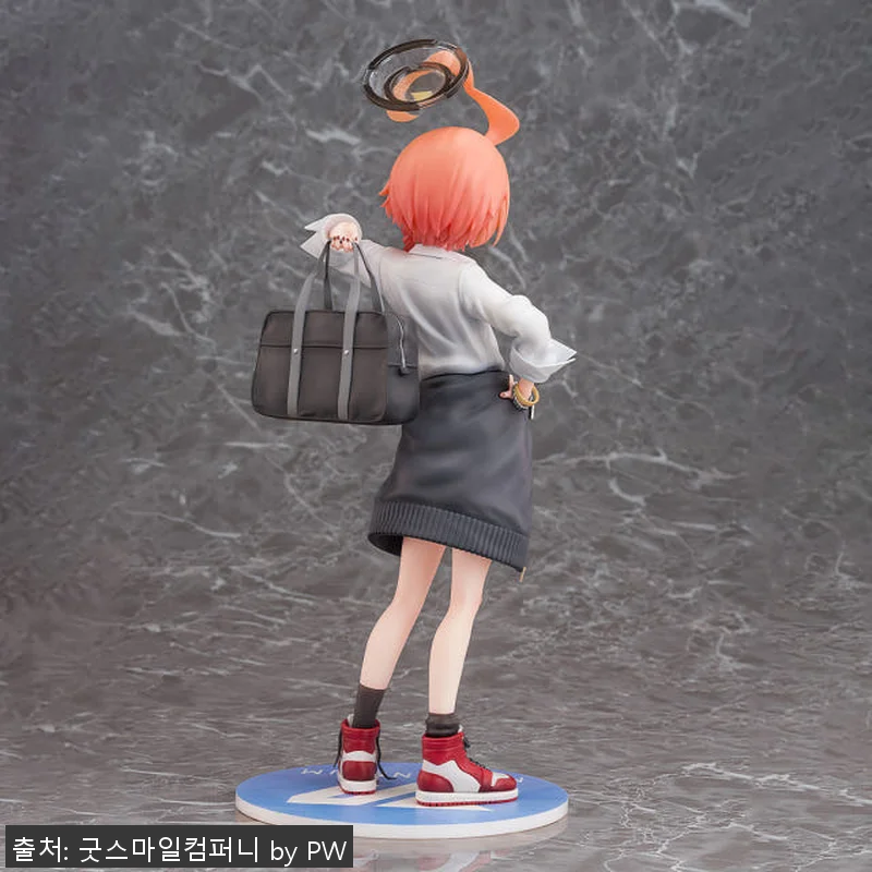 Phat 컴퍼니 네루 교복 버전 1/ 관련 이미지 6