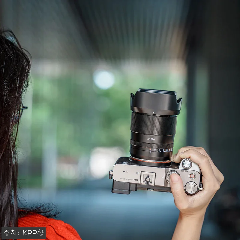 티티아티산 AF 75mm F2 렌즈 관련 이미지 3