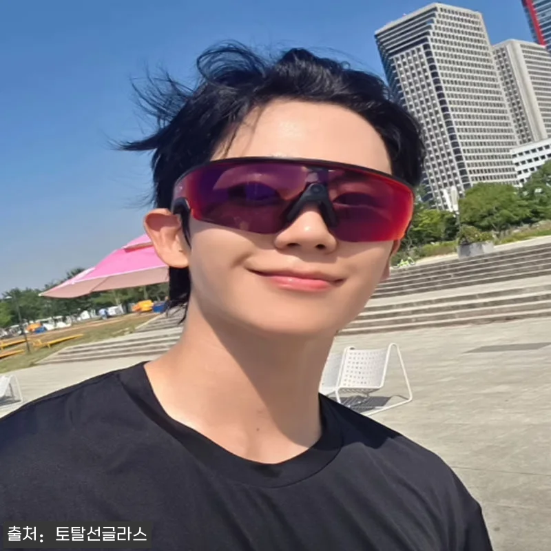 오클리 메타 뱅가드 OW8001, 러 관련 이미지 3
